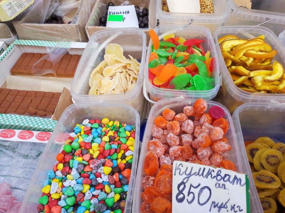 В Докучаевске на центральной площади прошла ярмарка