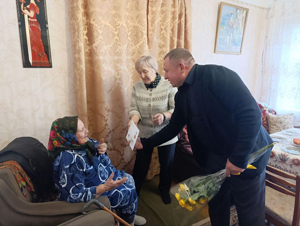 Сергей Ермаков: 15 октября 95-й день рождения отмечает жительница округа Валентина Кулакова