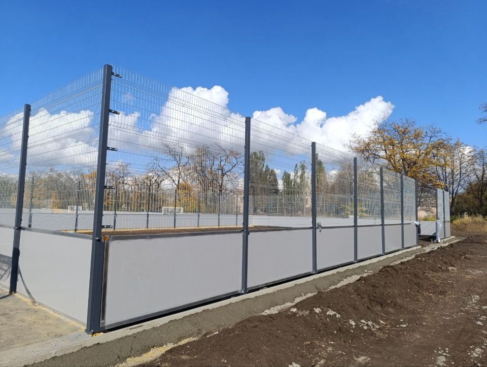 Сергей Ермаков: Проверил ход работ на площадке физкультурно-оздоровительного комплекса открытого типа, который реализуется в рамках государственной программы «Развитие физической культуры и спорта»