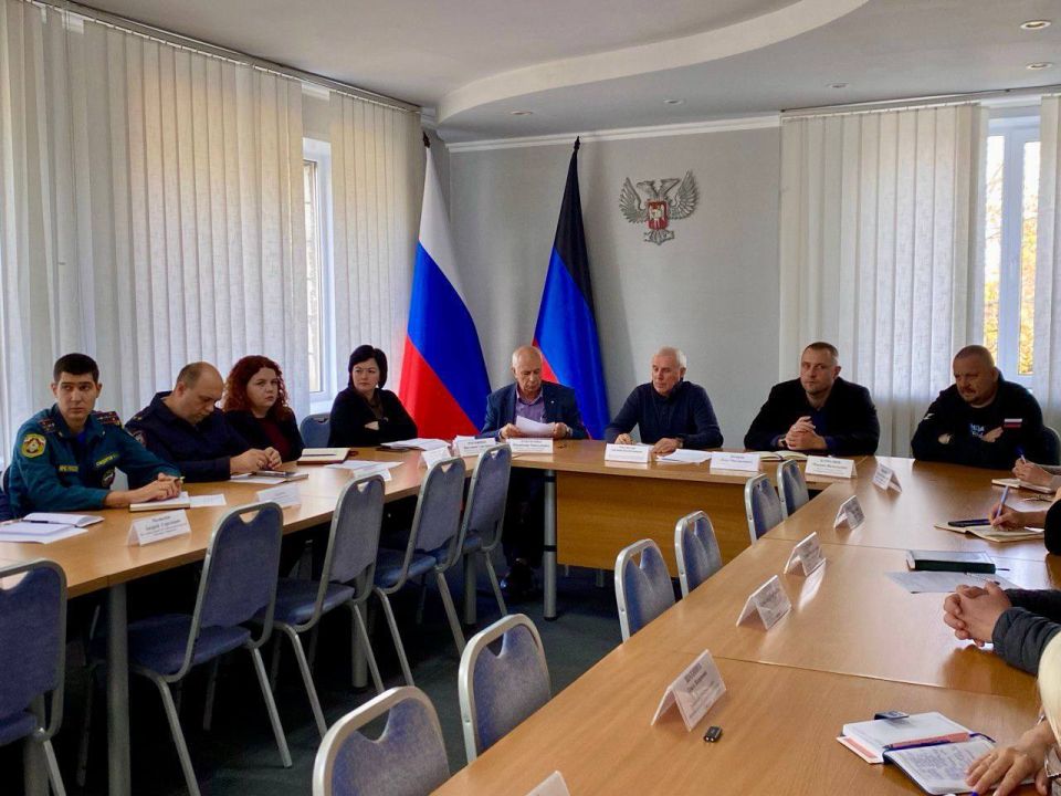 Евгений Поплавский: Вчера провел аппаратное совещание с руководителями ведомств, а также представителями силовых структур