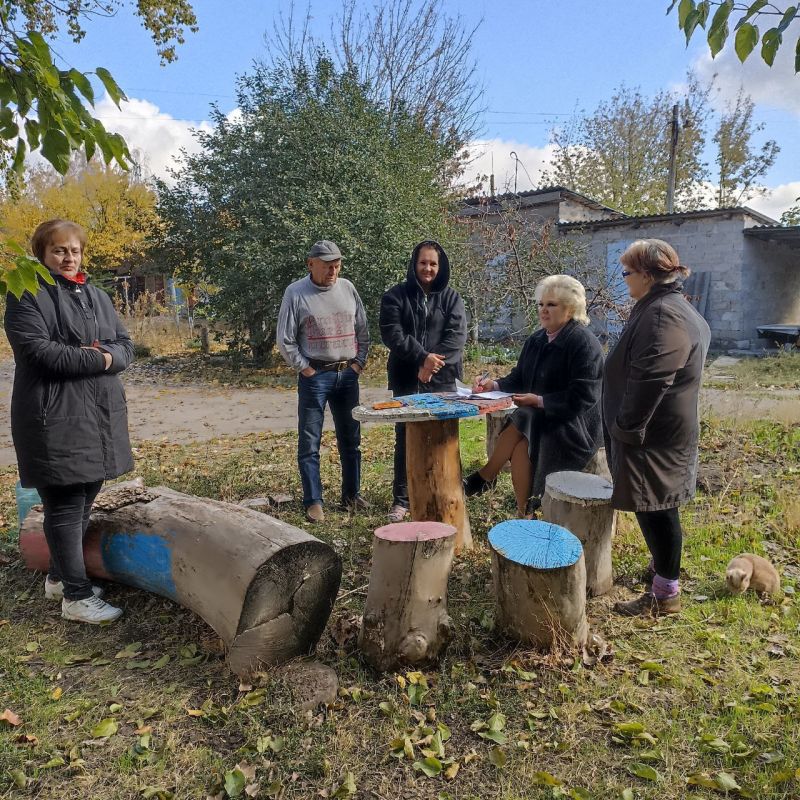 Начальник Амвросиевского территориального отдела Светлана Тимофеева встретилась с жителями улицы Калинина Амвросиевки