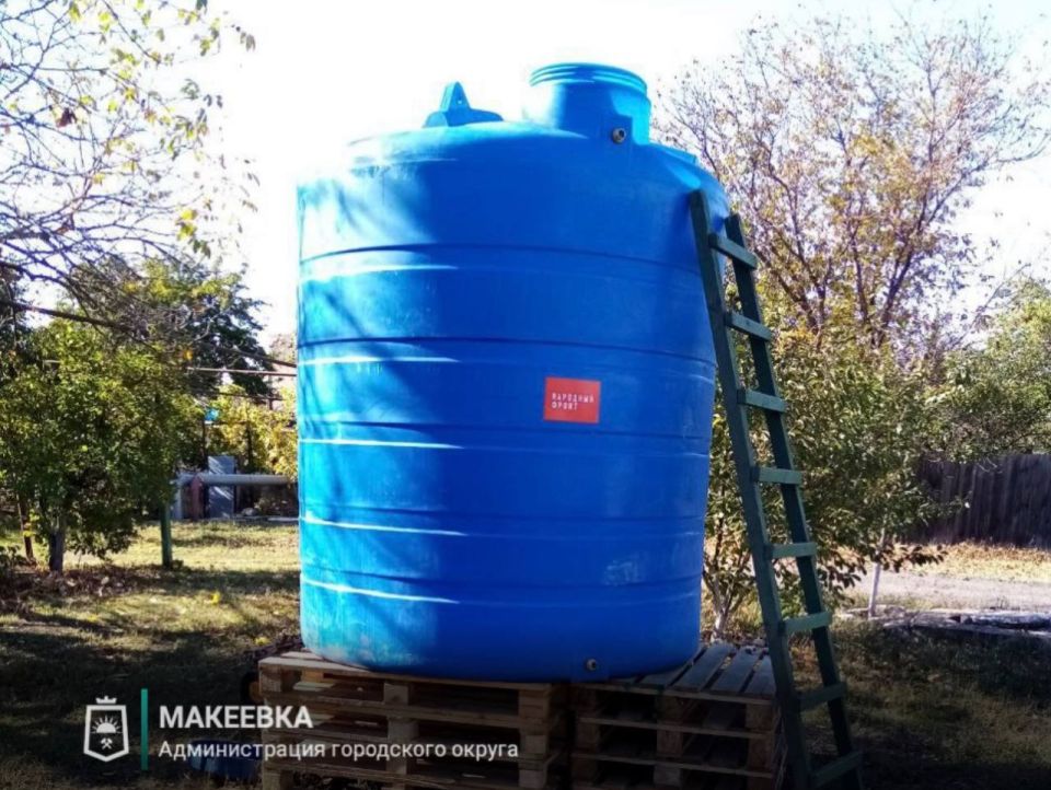 Во время прямого эфира к Главе ДНР Денису Пушилину обратились жители жилмассива Крупской с просьбой решить проблему водоснабжения путем установки резервуара для воды