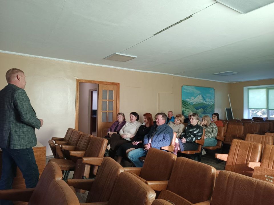 Сергей Юзвинкевич: Провел встречу с трудовым коллективом Володарского РЭС