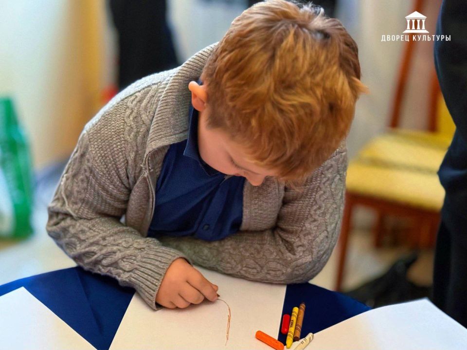 В Харцызском городском Дворце культуры, 17 октября, в атмосфере тепла и семейного единения, творческие сотрудники ХГДК совместно с Отделением филиала Фонда «Защитники Отечества» по г. Харцызск провели конкурсную программу...