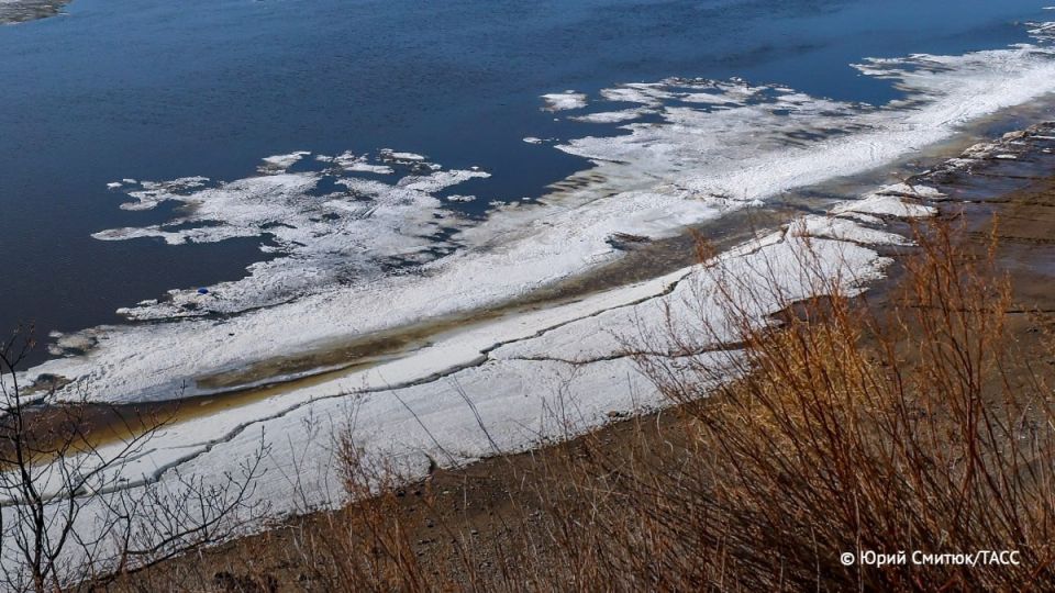 Двое детей 12 и 13 лет провалились под лед и утонули в Дзержинском районе Новосибирска
