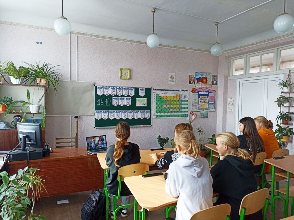 16 октября в ГБОУ "Луганская школа 12 г.о. Дебальцево" прошло увлекательное занятие курса «Россия — мои горизонты»