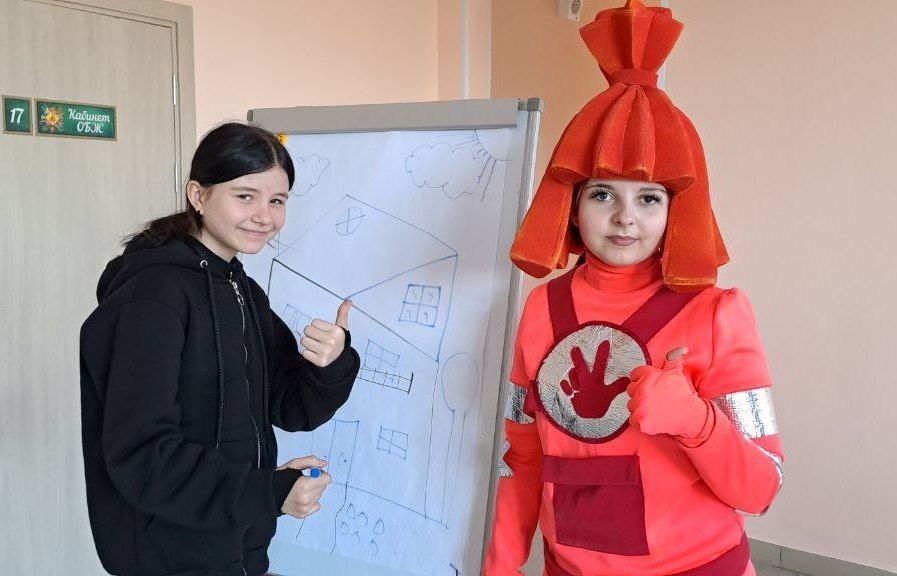 В рамках республиканской акции «Учиться в Донбассе» и проекта «Дети детям» старшеклассники-наставники активисты Движения Первых ГБОУ «Светлодарский УВК г.о. Дебальцево» организовали удивительное мероприятие, посвященное...