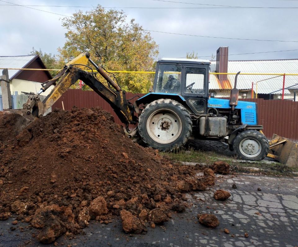 Сотрудники теплосети заменили участок теплотрассы