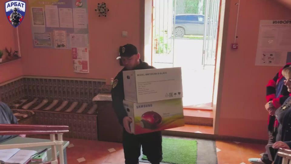 Отдельный батальон специального назначения «АрБат» совместно с депутатами Горловского городского совета Донецкой Народной Республики первого созыва от партии «Единая Россия» Эдуардом Полепкиным и Дмитрием Короной передал в...