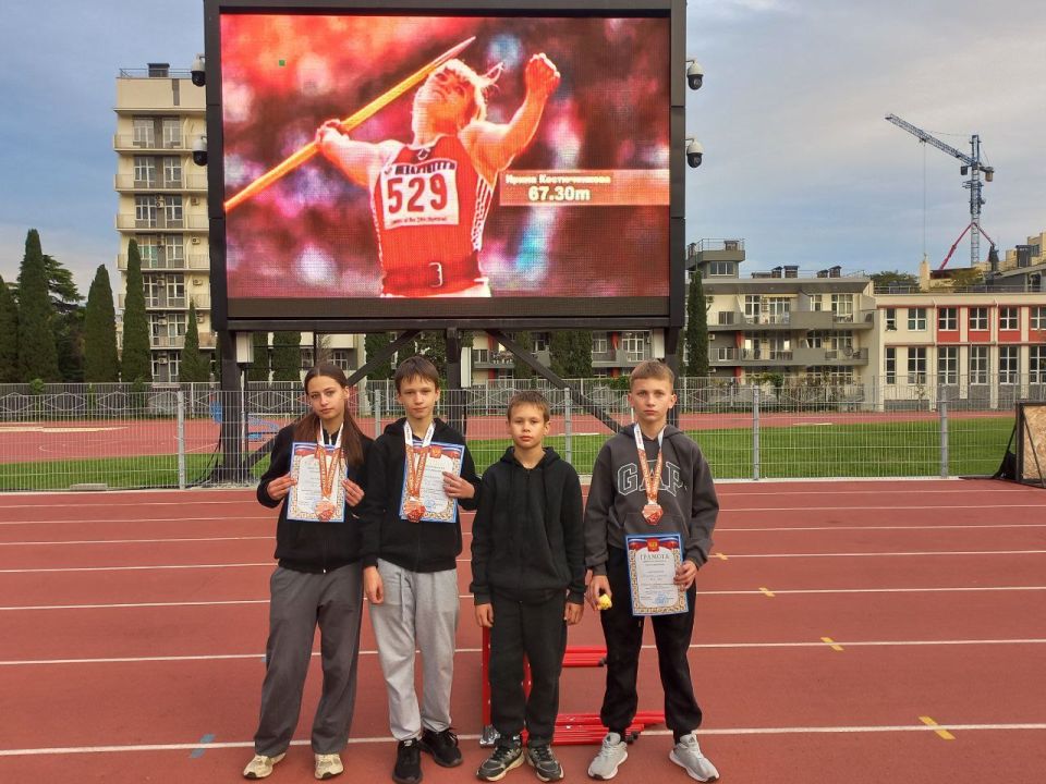18 октября в Ялте (Республика Крым) состоялись традиционные Республиканские соревнования юных легкоатлетов "Золотая осень" посвящённые памяти Мастера спорта международного класса Костюченковой Ирины Анатольевны