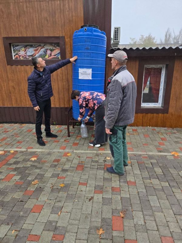 Роман Конев: 21 октября 2025 года депутаты Горловского городского совета от фракции «Единая Россия» – Алексей Костин, Елена Кузьмина, Дмитрий Корона, Евгений Прокопович, Максим Лебедев, Александр Кунов, Даниил Карабаев...