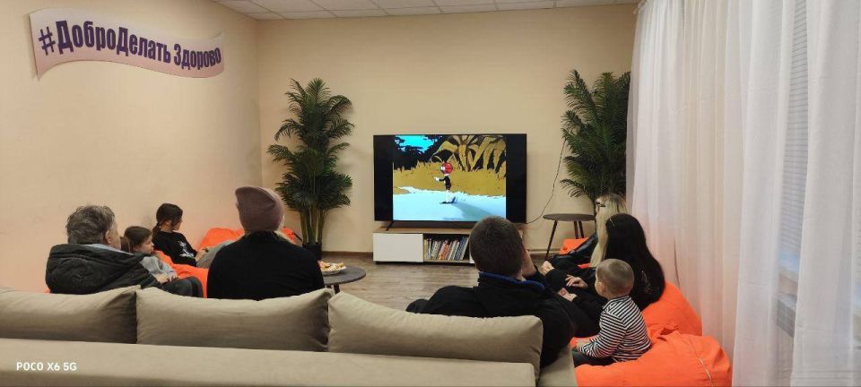 В рамках недели популяризации овощей и фруктов, молодежный отдел МБУ "Центр культуры и досуга города Дебальцево" организовал для ребят просмотр любимого мультфильма "Чипполино"!