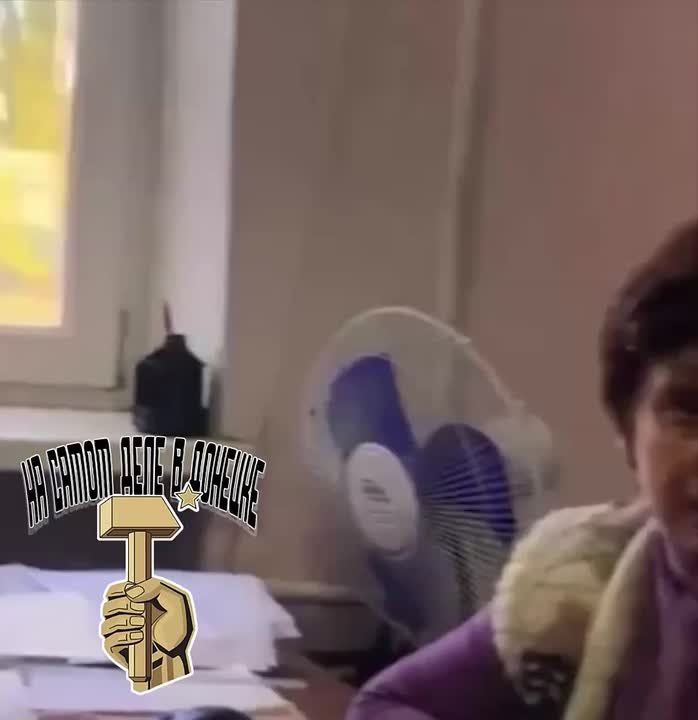 «Как остекляются? Жильцы ходят по мусорникам, где есть старые окна. Собирают, и наши стекольщики приходят, стеклят»