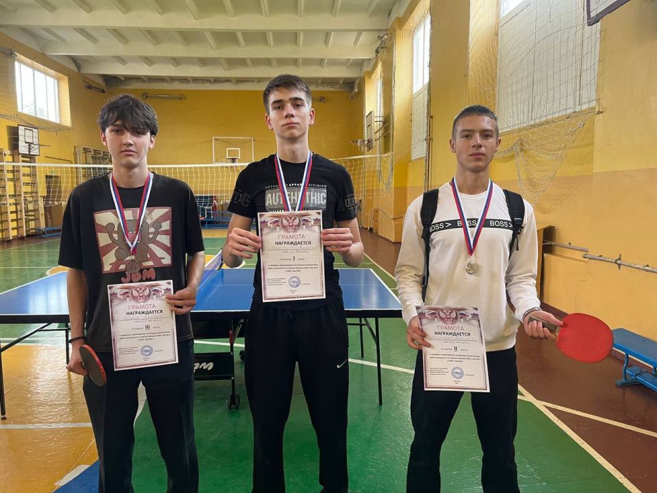 В Ждановке прошли городские соревнования по настольному теннису