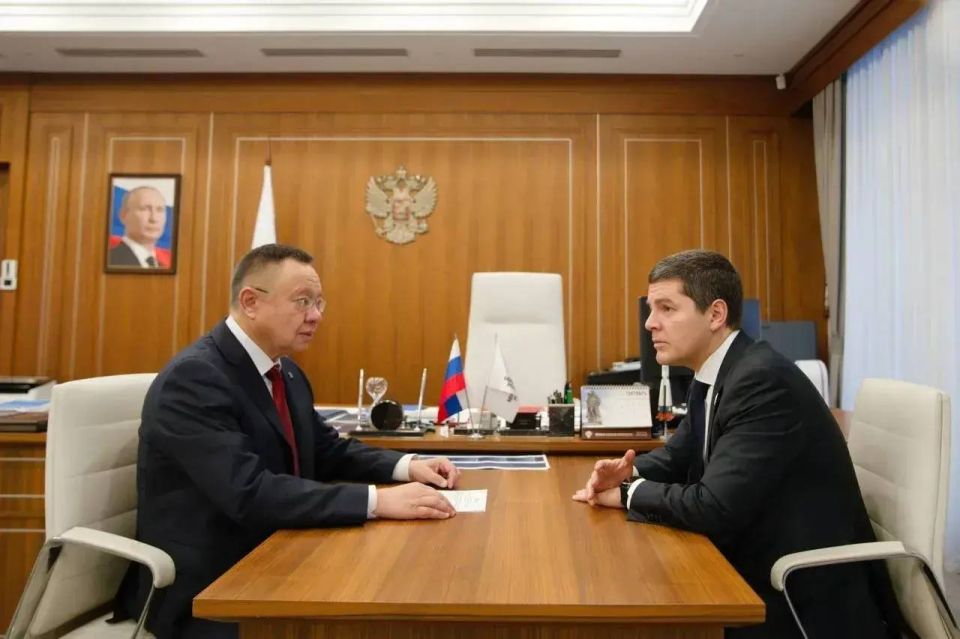 Министр строительства и ЖКХ РФ Ирек Файзуллин провел рабочую встречу с Губернатором Ямало-Ненецкого автономного округа Дмитрием Артюховым