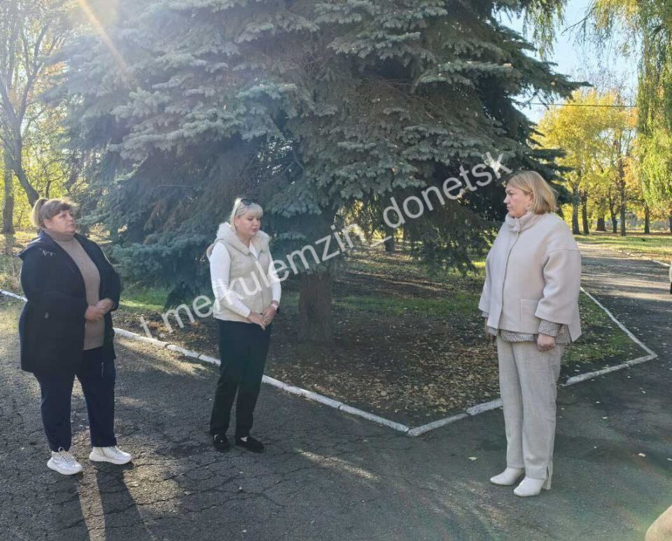 В Куйбышевском районе состоялась встреча с трудовыми коллективами Дворца культуры «Горняк» г. Донецка и библиотеки-филиала №15 Централизованной библиотечной системы для детей, на которой присутствовала заместитель главы...