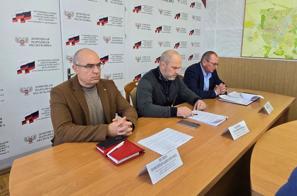 Сергей Желновач: Заседание Дебальцевского городского совета Донецкой Народной Республики первого созыва
