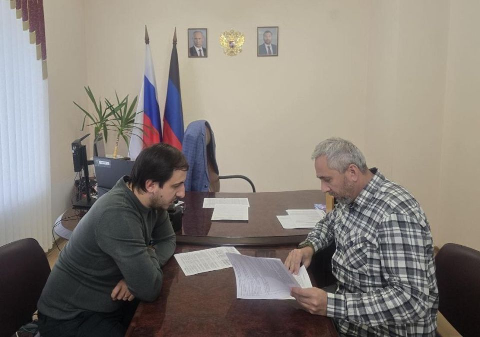 Специалисты из Магадана вместе со ждановскими коллегами поддерживают работу системы отопления в городе