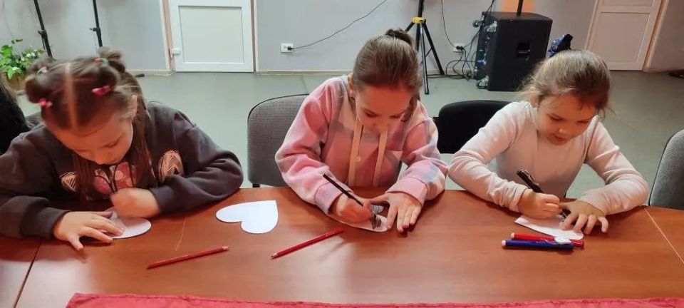 25 октября наша Республика готовиться отметить День флага ДНР