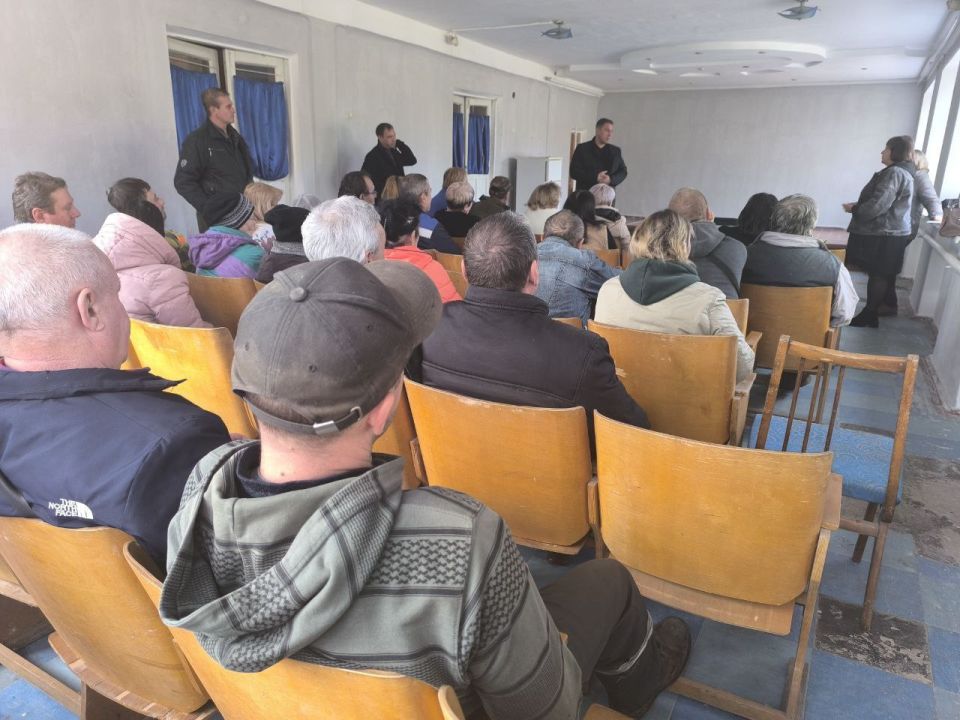 Глава Докучаевска Александр Качанов провел встречу с сотрудниками МУП «Прометей»