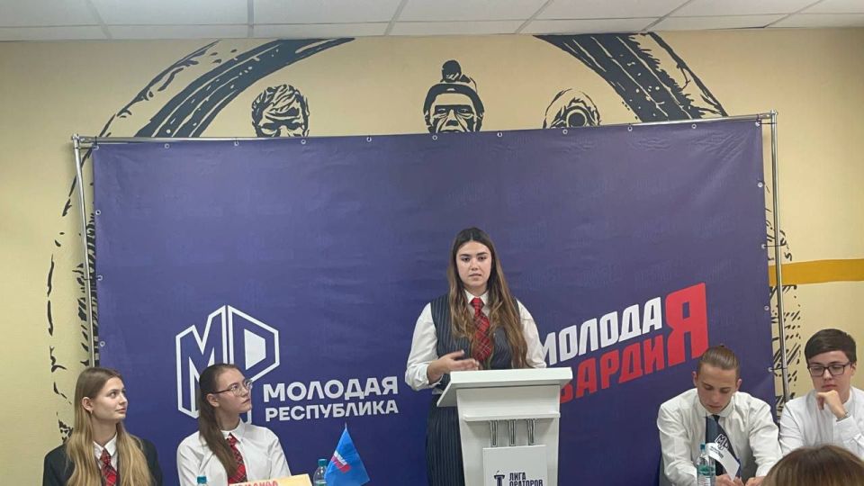 Сергей Желновач: Триумф юных ораторов из Дебальцево: школьницы покорили окружной этап!