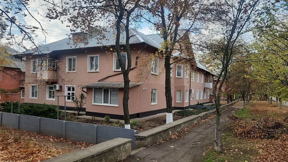 В городе Комсомольское успешно завершены работы по капитальному ремонту в двух многоквартирных домах