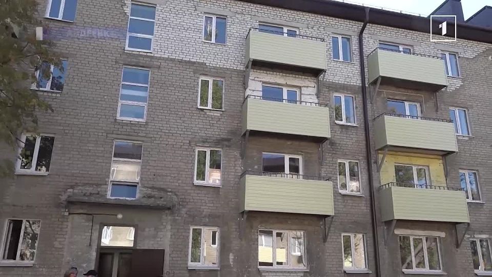 Ямал – восстановил, а здания в Авдеевке пустуют