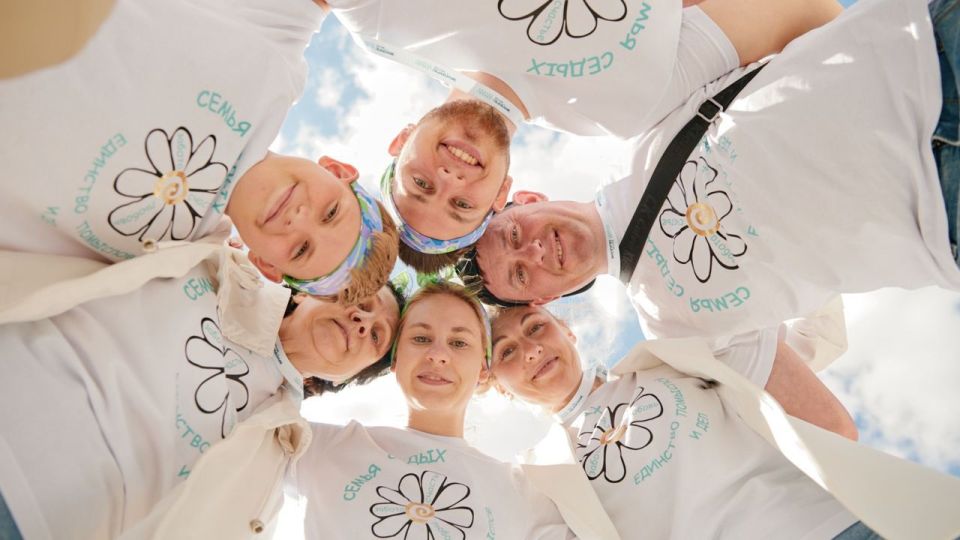 Всё начинается с семьи — с её традиций, ценностей и тепла, которые передаются из поколения в поколение