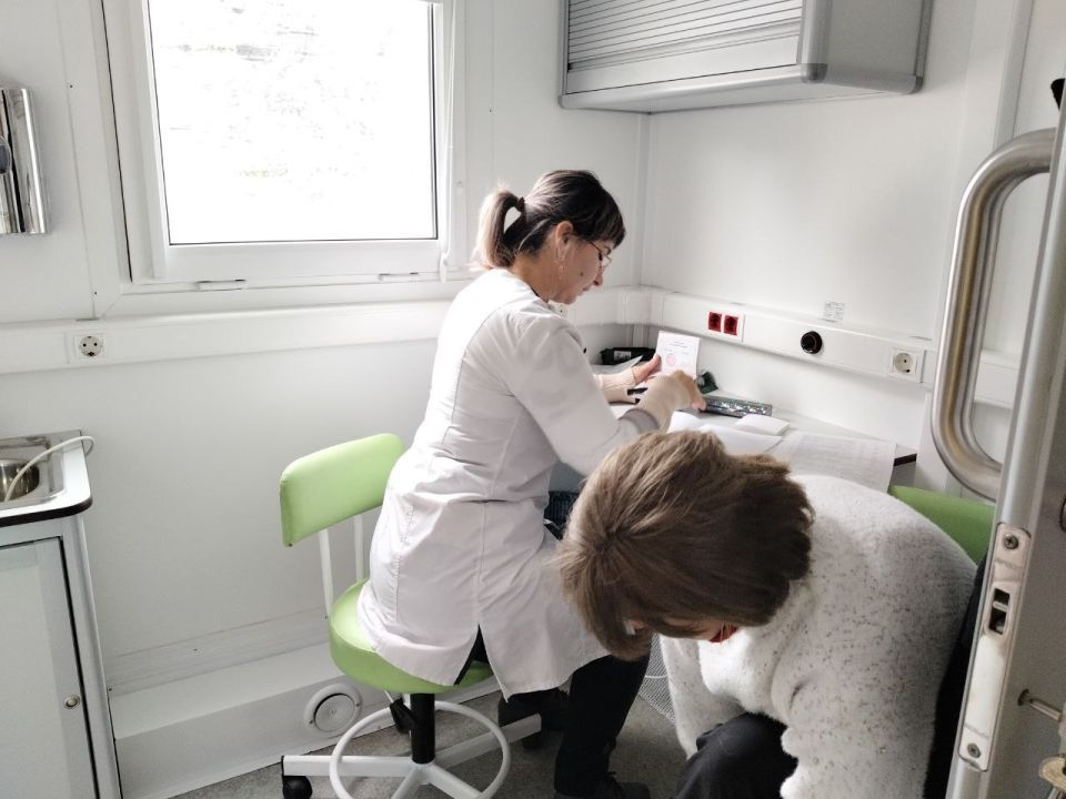 Сергей Ермаков: С 20 по 24 октября жители Снежного получили возможность пройти комплексное медицинское обследование, не выезжая далеко от дома