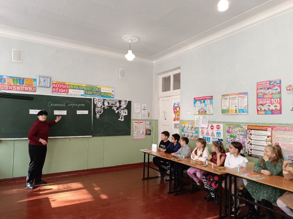 В школе Ждановки прошел праздник «Осенняя мозаика»