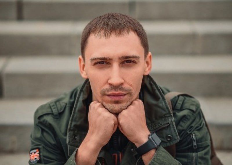 Игорь Гомольский: Ребят, сегодня в районе 18.0 земляк позвал на стрим, поговорить о донецком житье-бытье