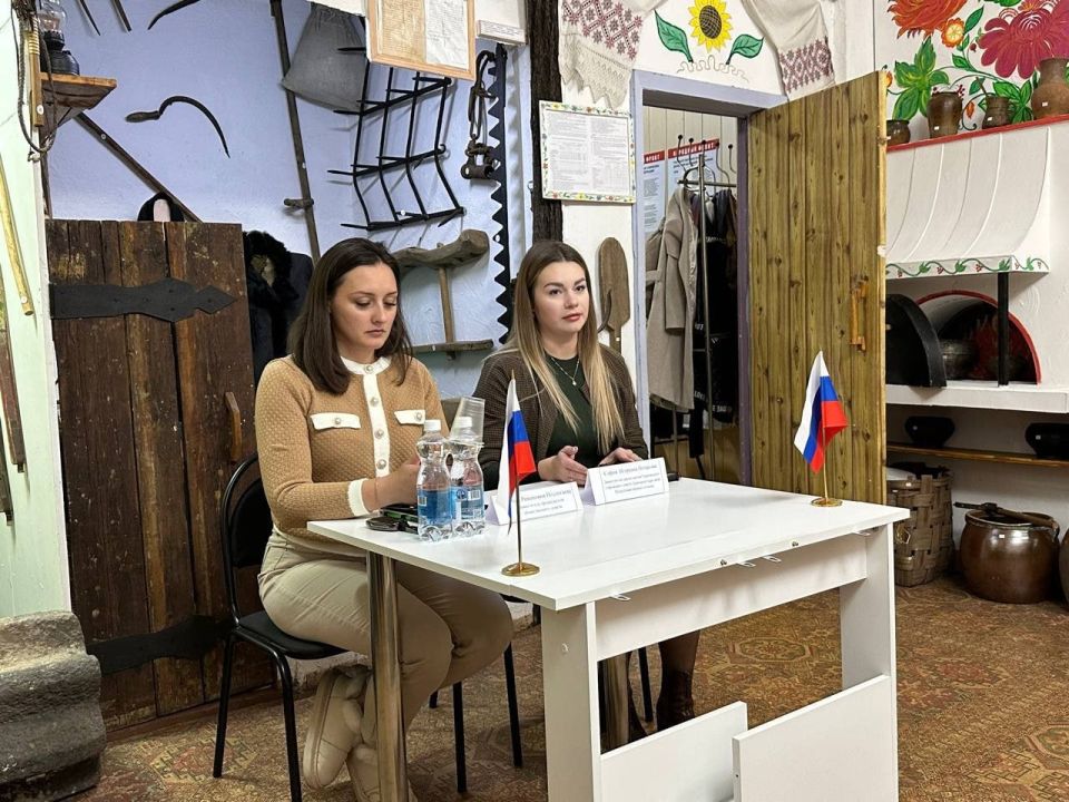 Роман Конев: ВСТРЕЧА С НАСЕЛЕНИЕМ. 29 октября 2025 года депутат Горловского городского совета от фракции «Единая Россия» — София Потапова совместно с представителем Общественного совета муниципального образования городского...