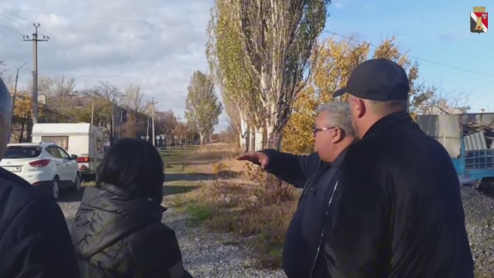 Игорь Мартынов: Сегодня совместно с заместителем главы администрации муниципального образования городского округа Енакиево Сергеем Божиком и директором ДЖКХиМС Инной Сысоевой провёл очередной объезд территории городского...