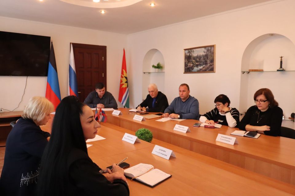 Андрей Бедило продолжает работу в Торезе