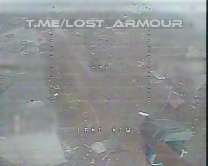 В восточной части Родинского ударами FPV-дронов уничтожен БТР-4 ВСУ