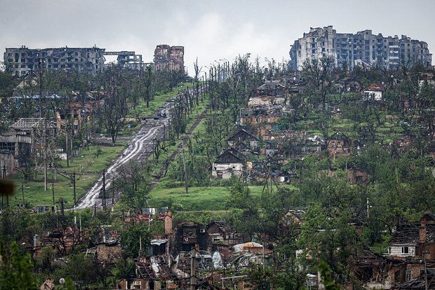 Бывший вагнеровец Тихонов: В Бахмуте бойцы ВСУ окапывались прямо в могилах