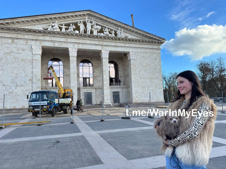 Мариуполь, драмтеатр, октябрь 2025