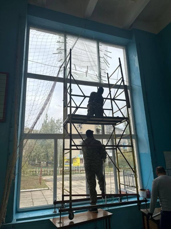 Подрядчики Нижегородской области поменяли окна в Харцызском лицее