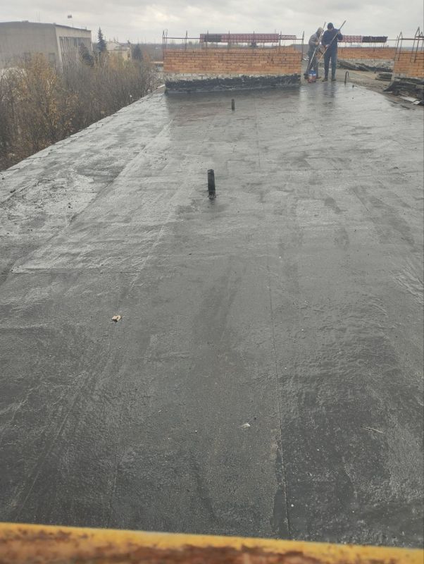 Сергей Желновач: В рамках реагирования на обращения граждан, квалифицированные работники Участка № 6 Енакиевского филиала единого регионального фонда по управлению МКД на территории ДНР, выполняют работы по ремонту мягкой...