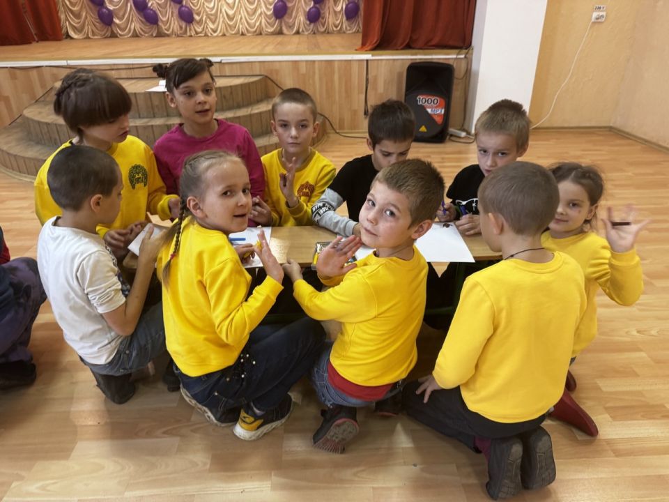 «Наша дружная семья»: Вечер тепла и единства в Амвросиевском детском доме «Росток»