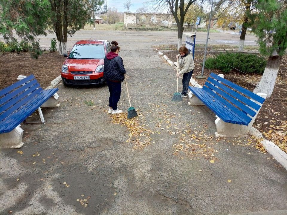 Сегодня в пгт Луганское прошел экологический субботник