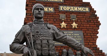 Памятник Герою России Владимиру Жоге открыли в Волновахе