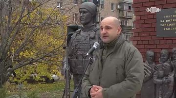 В ДНР завершилась реконструкция масштабного мемориала "Донецкое море", посвященного командирам, бойцам, добровольцам и волонтерам, которые, не раздумывая, отдали жизни за Донбасс