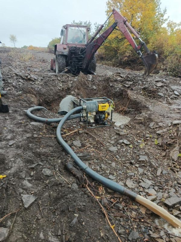 Специалисты Ленобласти устранили порыв на водоводе большого диаметра в Юнокоммунаровске