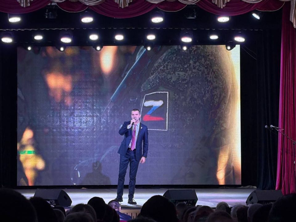 Сергей Юзвинкевич: В преддверии Дня народного единства Володарский Дом культуры распахнул свои двери для праздничного концерта