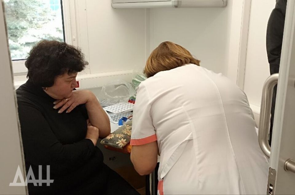 В Амвросиевский округ прибыл «Автопоезд здоровья»