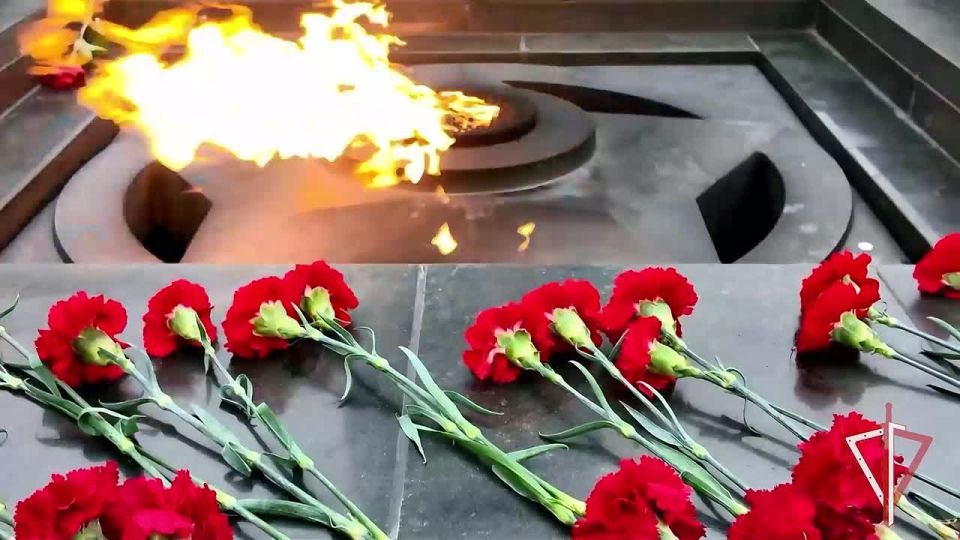   ,     ,  -           ,   ...