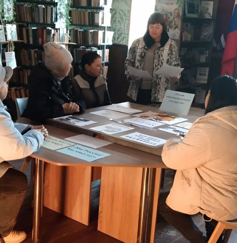 Начальник Василевского территориального отдела Ирина Щурова встретилась с трудовым коллективом Василевской библиотеки