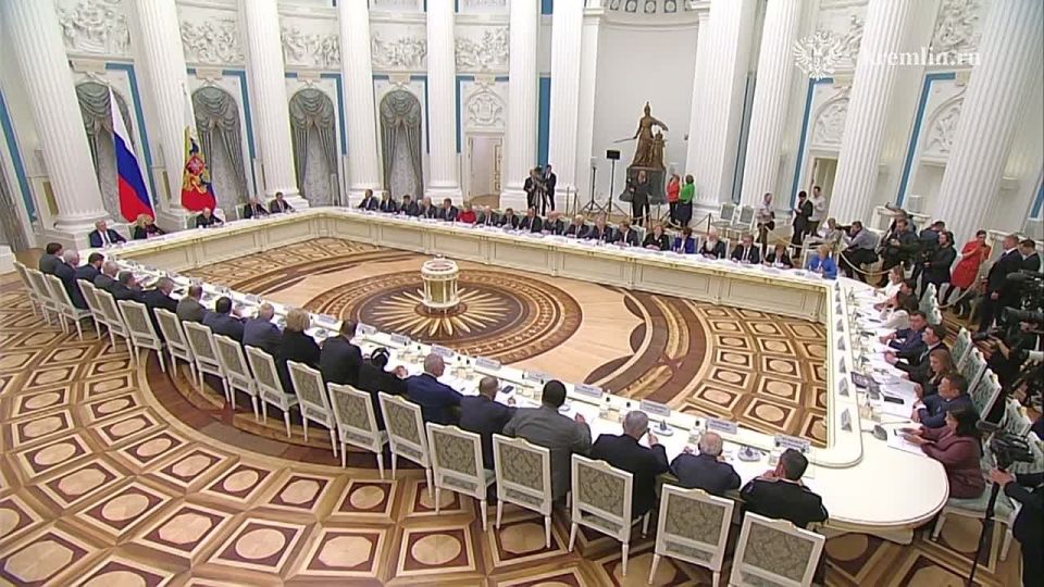 Президент проводит заседание Совета по межнациональным отношениям