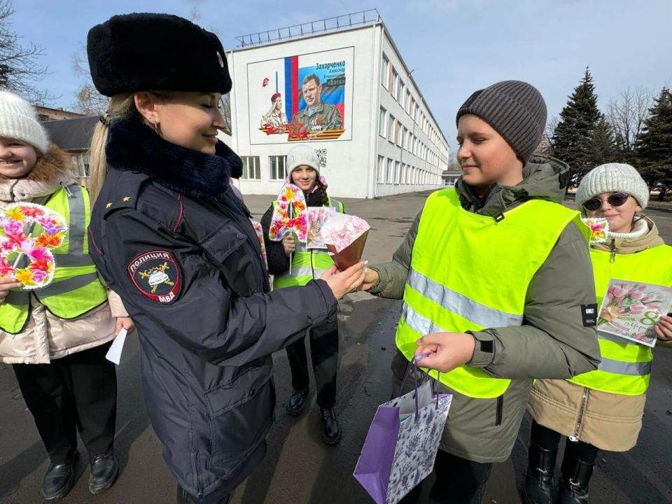 Подведены итоги открытого онлайн-фотоконкурса «Люблю тебя, мой край родной», посвященного Дню Государственного флага ДНР и Году защитника Отечества